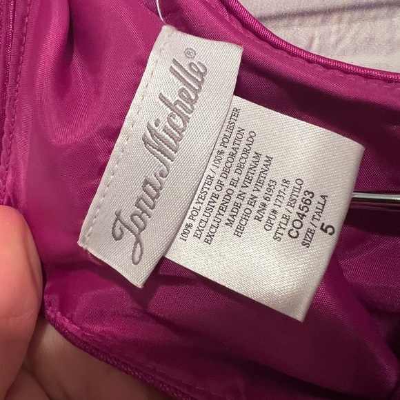 JONA MICHELLE girls beautiful fuchsia sequin dress/size 5 - Picture 4 of 7